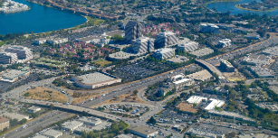 aerial-view-of-hi-tech-silicon-valley-at-bay-area-374YWUW